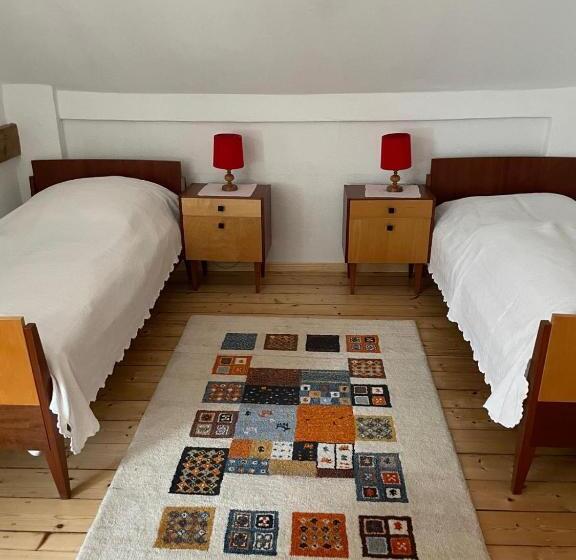 ペンション Schlamau19   Unterm Nussbaum