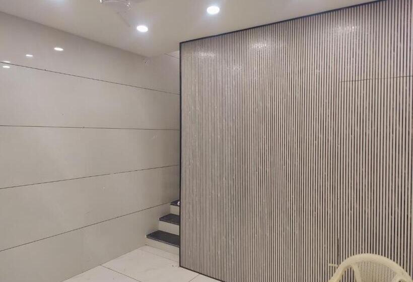 بنسيون Shri Kushal Heritage