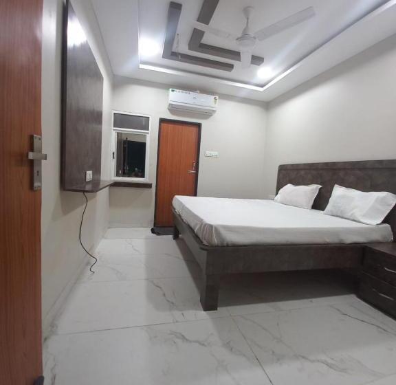 بنسيون Shri Kushal Heritage