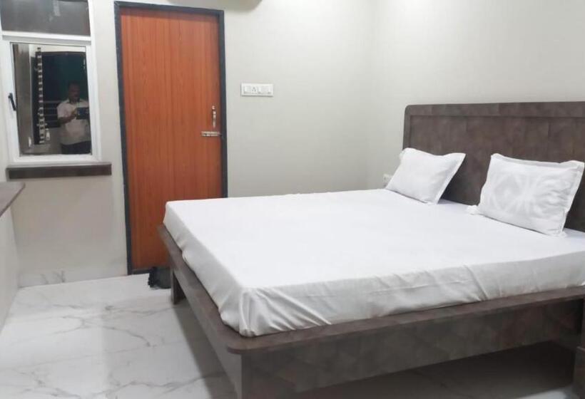 بنسيون Shri Kushal Heritage