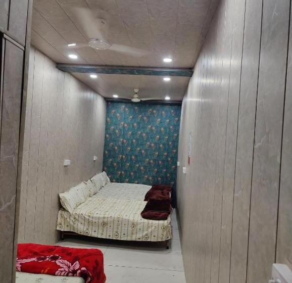 بنسيون Shri Kushal Heritage