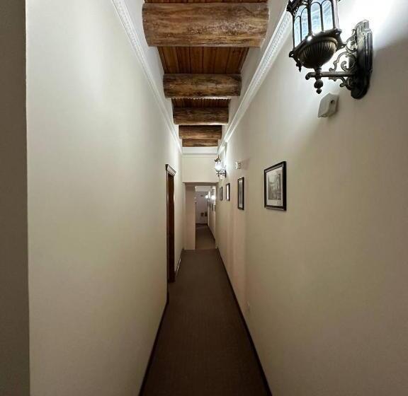 بنسيون Ark Hotel In Old City