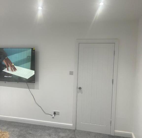 بنسيون Spacious Self Contained Studio