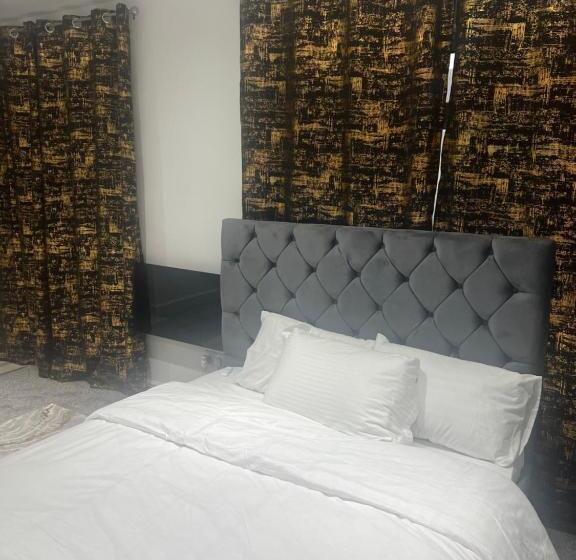 بنسيون Spacious Self Contained Studio