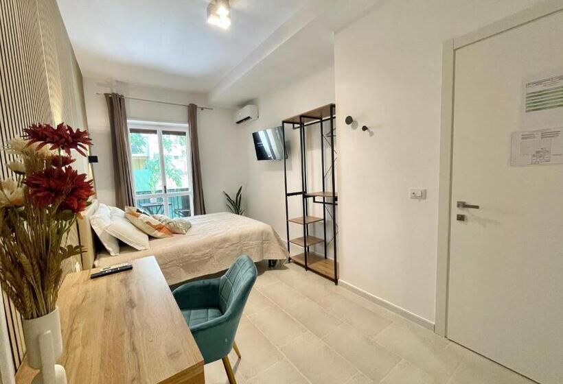 פנסיון Suites 167