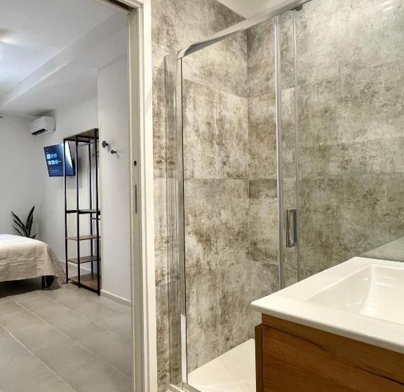 פנסיון Suites 167