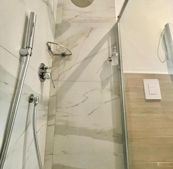 פנסיון Suites 167