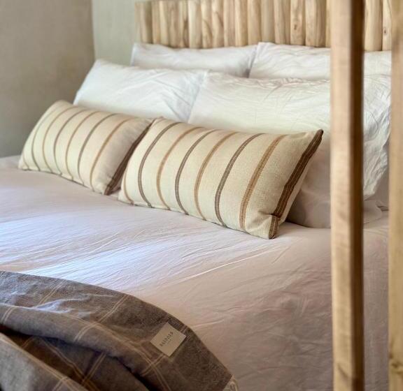 بنسيون The Crissolo Lodge