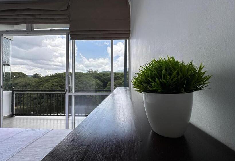 ペンション Varsity Villa