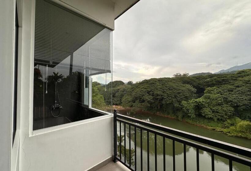 ペンション Varsity Villa