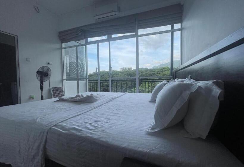 ペンション Varsity Villa