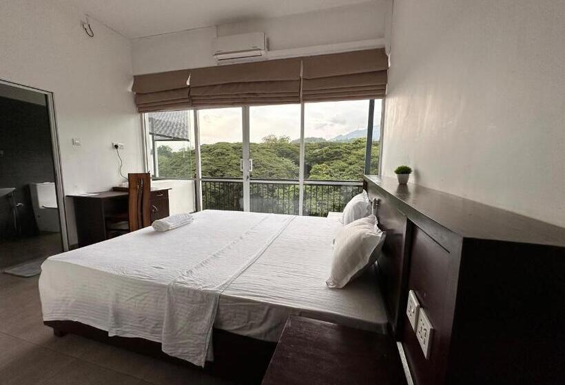 ペンション Varsity Villa