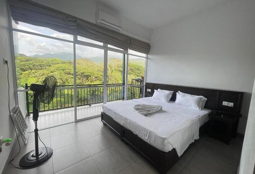 ペンション Varsity Villa