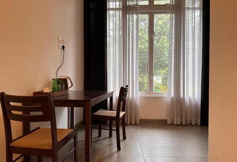 ペンション Varsity Villa