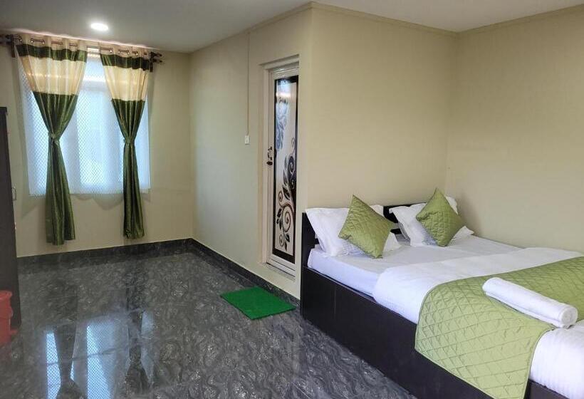 פנסיון Vati Guesthouse