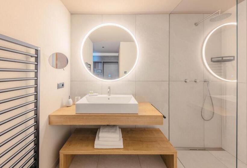膳宿费 Villa Hubertus Luxuria Nova Suites   Adults Friendly