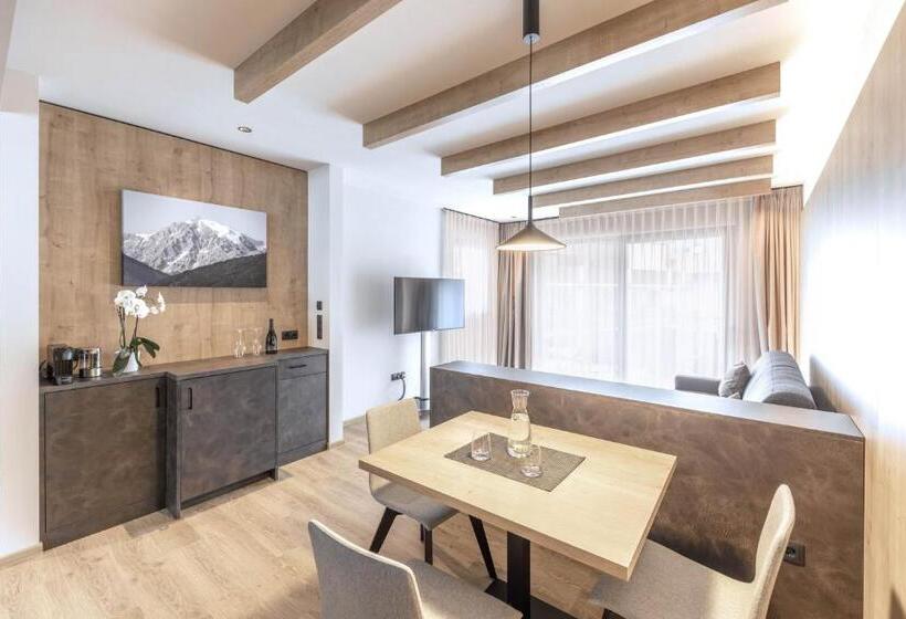 펜션 Villa Hubertus Luxuria Nova Suites   Adults Friendly