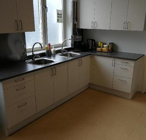 Vandrarhem 11 Rum & Kök