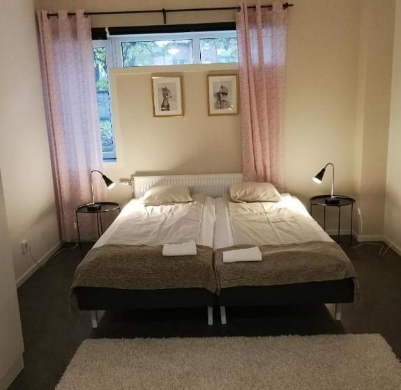 Vandrarhem 11 Rum & Kök