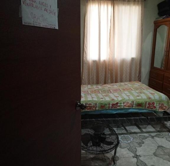 旅馆 Habitaciones Para Estudiantes