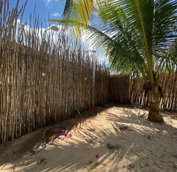 فندق صغير The Jungle, Village & Beach