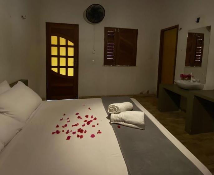 فندق صغير The Jungle, Village & Beach