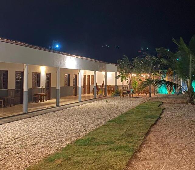 فندق صغير The Jungle, Village & Beach