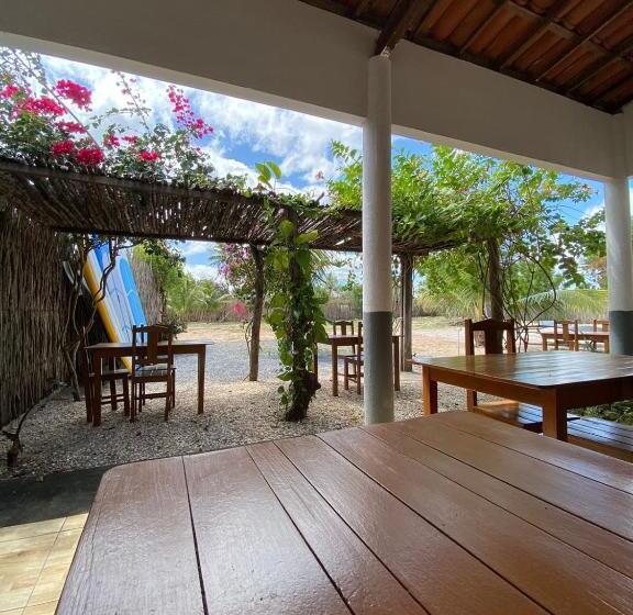 فندق صغير The Jungle, Village & Beach