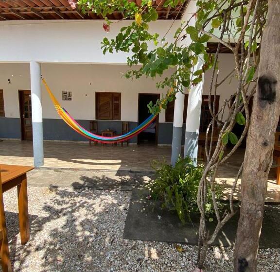 فندق صغير The Jungle, Village & Beach