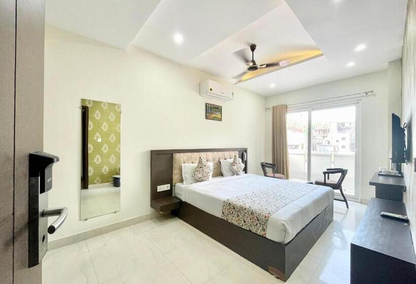 Bagga Kuteer ! Haridwar होटल बग्गा कुटीर ஹோட்டல் பக்கா குடிசை Fully Air Conditioned Hotel, Lift Wifi