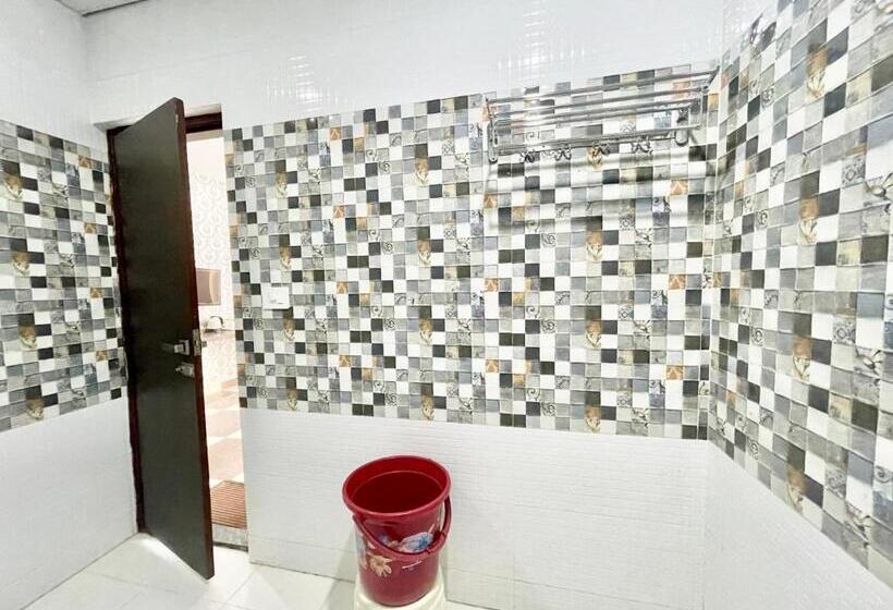 Bagga Kuteer ! Haridwar होटल बग्गा कुटीर ஹோட்டல் பக்கா குடிசை Fully Air Conditioned Hotel, Lift Wifi