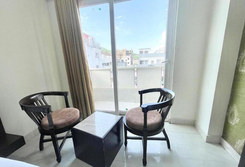 Bagga Kuteer ! Haridwar होटल बग्गा कुटीर ஹோட்டல் பக்கா குடிசை Fully Air Conditioned Hotel, Lift Wifi