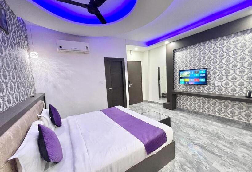 Bagga Kuteer ! Haridwar होटल बग्गा कुटीर ஹோட்டல் பக்கா குடிசை Fully Air Conditioned Hotel, Lift Wifi