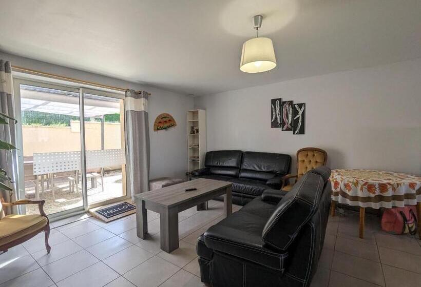 ベッドアンドブレックファースト Chambre étoile Brune Avec Salle D Eau Privative Et Petit Déjeuner Inclus, Neuvy Saint Sépulchre   Fr