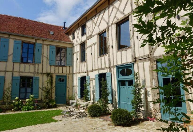 مبيت وإفطار Le Jardin Des Triomphes