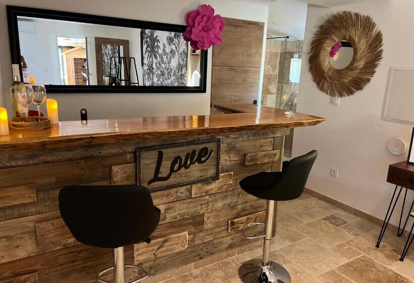 Bed and Breakfast Love Les 5 Sens Et La Sauvageonne