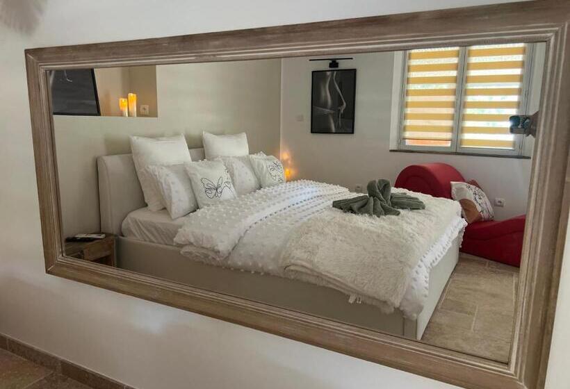 Bed and Breakfast Love Les 5 Sens Et La Sauvageonne