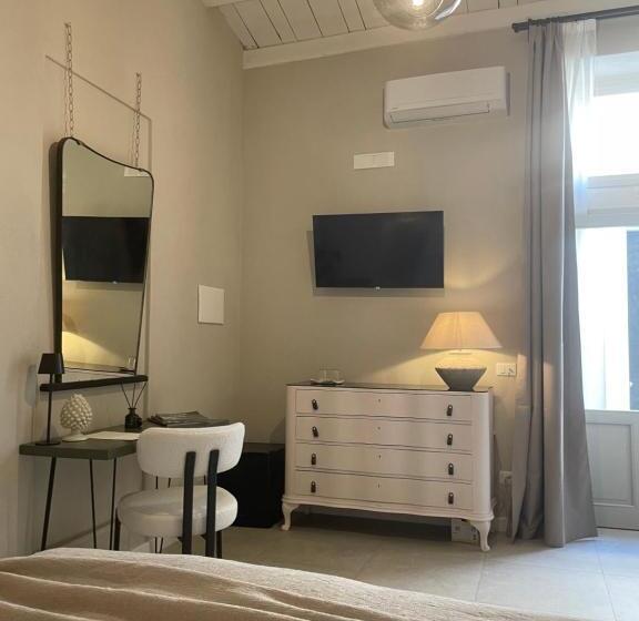 تختخواب و صبحانه Notus Rooms