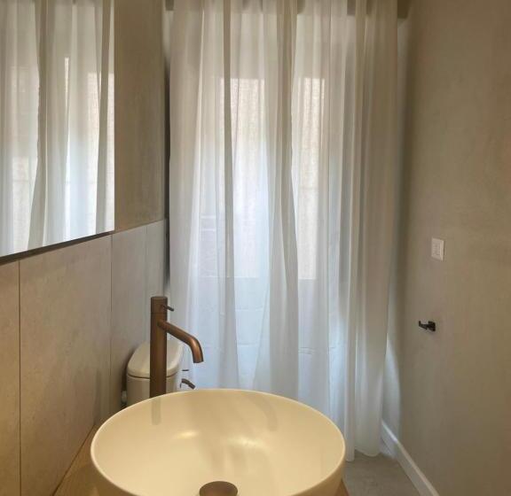 تختخواب و صبحانه Notus Rooms