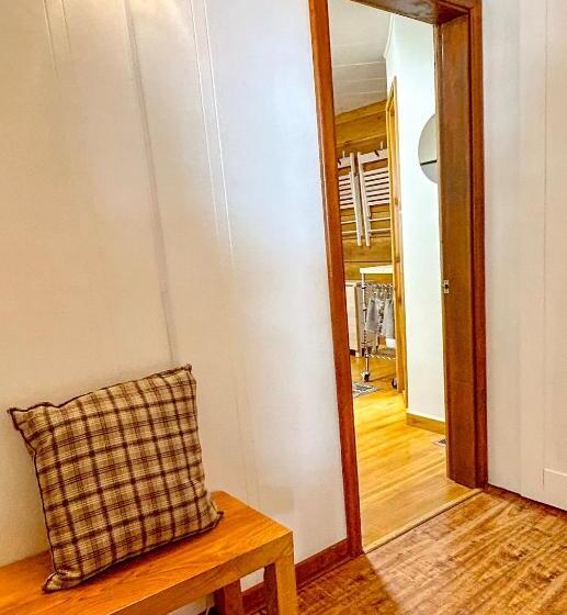مبيت وإفطار The Cedar Room
