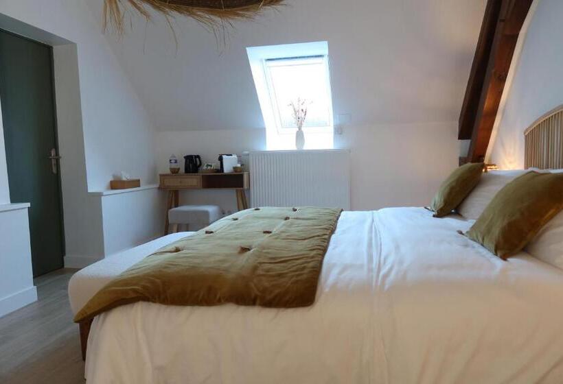 Отель Auberge Sainte Gemme