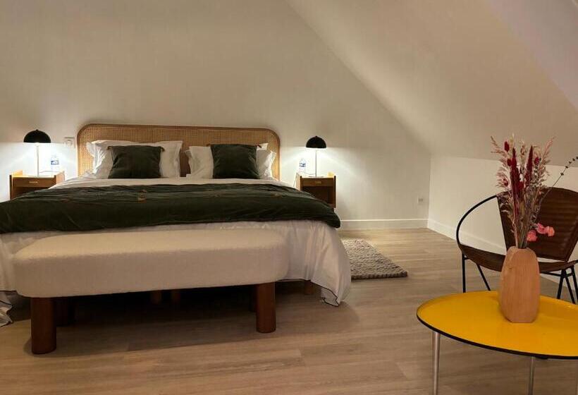 Отель Auberge Sainte Gemme