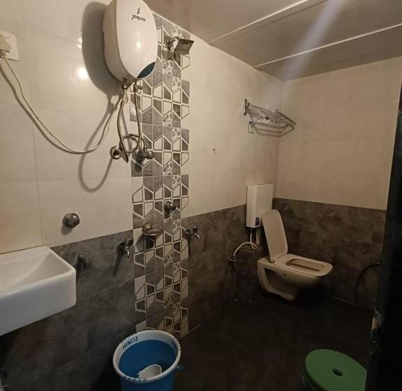 בית מלון כפרי B N Farm Badlapur