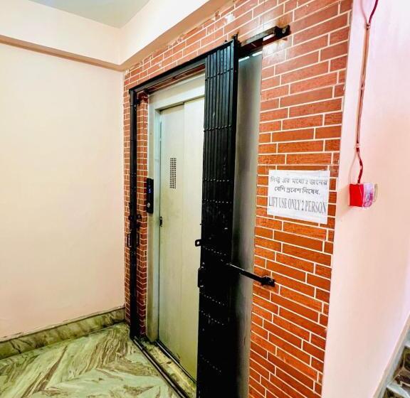 호텔 Goroomgo Relyef Inn Kolkata Fully Air Conditioned