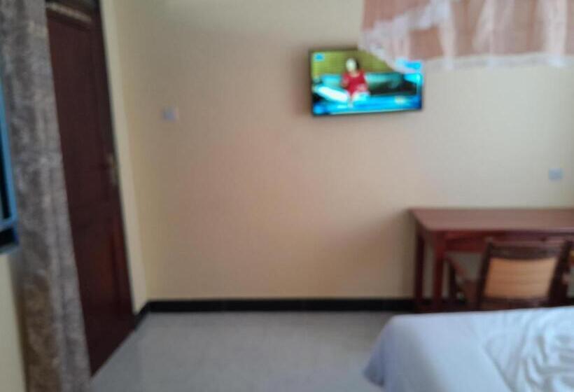 בית מלון כפרי Gustina Zuzu Village Lodge