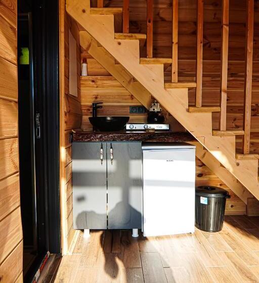 ホテル Heidi Bungalov