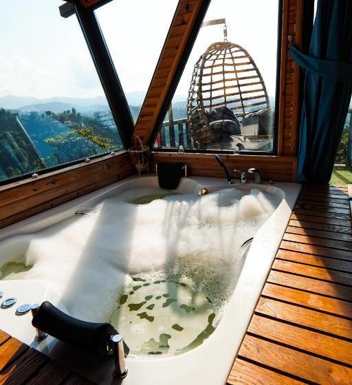 ホテル Heidi Bungalov