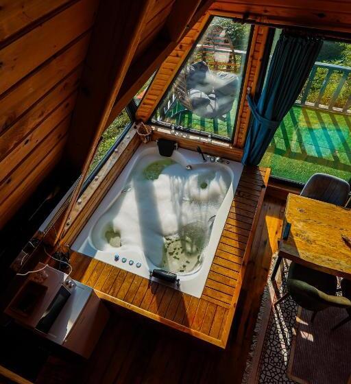 ホテル Heidi Bungalov