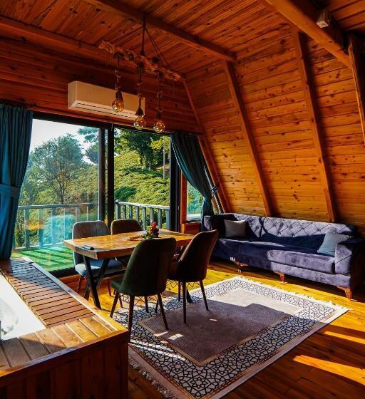 ホテル Heidi Bungalov