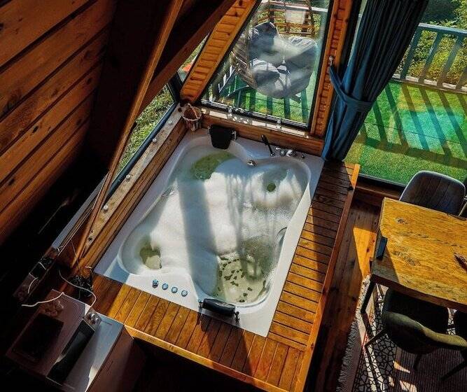 ホテル Heidi Bungalov